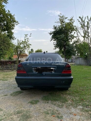 Mercedes C 240 1997, 566,425 km - 2.4 л - Zaqatala