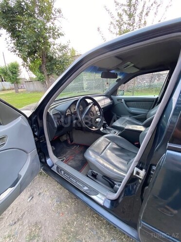 Mercedes C 240 1997, 566,425 km - 2.4 л - Zaqatala