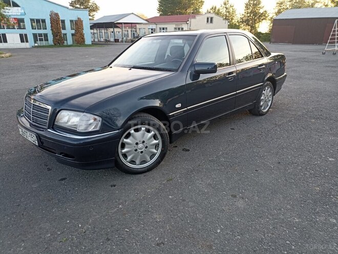 Mercedes C 220 d 2000, 300,000 km - 2.2 l - Qəbələ
