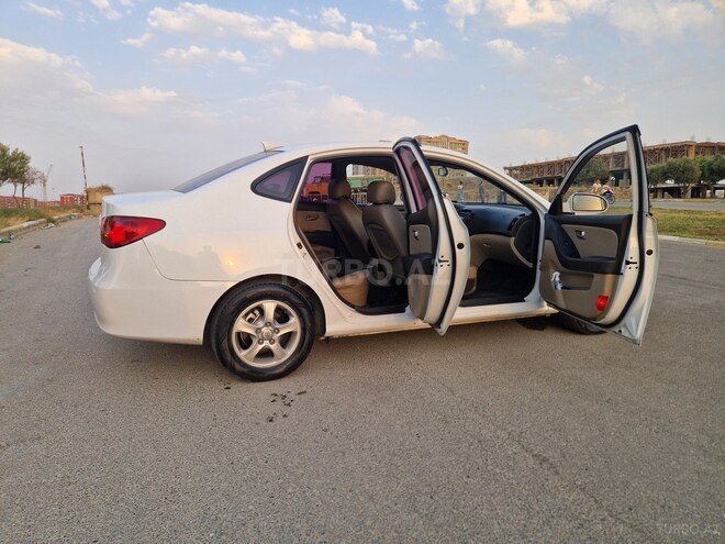 Hyundai Avante 2009, 242,000 km - 1.6 л - Bakı