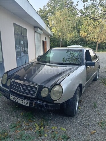 Mercedes E 240 1997, 340,000 km - 2.4 l - Goranboy