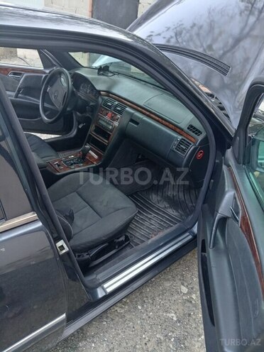 Mercedes E 240 1997, 340,000 km - 2.4 l - Goranboy