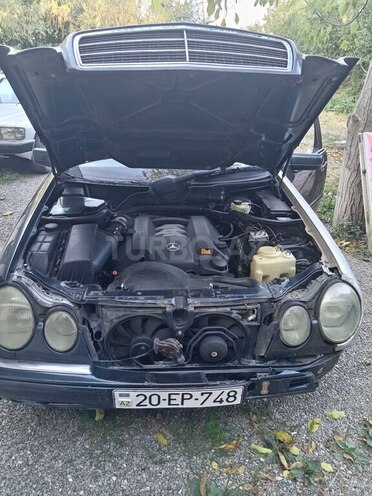 Mercedes E 240 1997, 340,000 km - 2.4 l - Goranboy