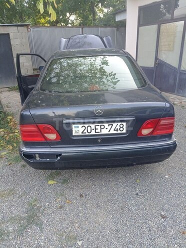Mercedes E 240 1997, 340,000 km - 2.4 l - Goranboy
