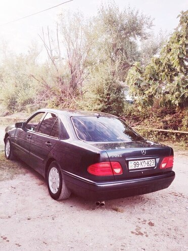 Mercedes E 240 1998, 445,699 km - 2.4 l - Xaçmaz