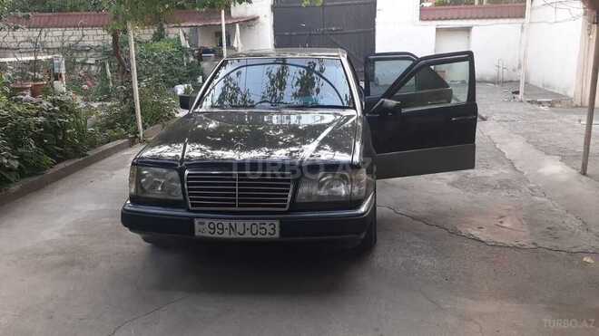 Mercedes E 220 1993, 323,900 km - 2.2 л - Şəmkir