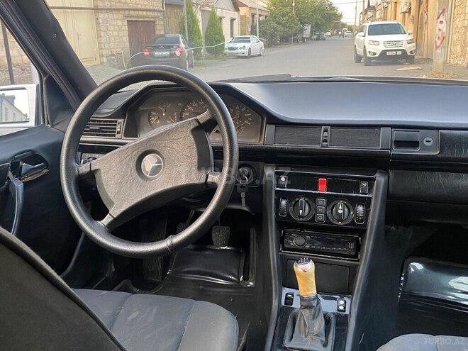 Mercedes E 300 d 1992, 256,000 km - 3.0 l - Gəncə