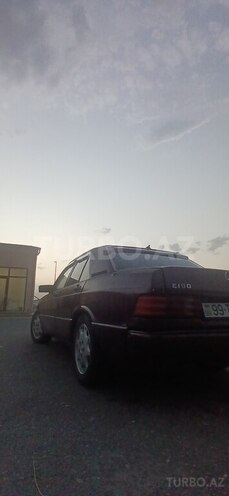 Mercedes 190 1990, 300,173 km - 0.6 l - Ucar