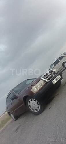 Mercedes 190 1990, 300,173 km - 0.6 l - Ucar
