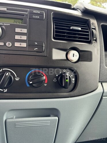 Ford Transit 2009, 179,000 km - 2.4 л - Quba