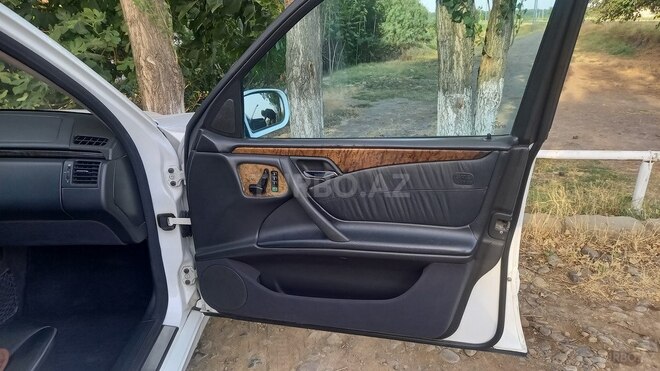 Mercedes E 320 1999, 280,000 km - 3.2 l - Cəlilabad