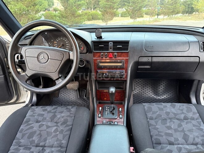 Mercedes C 200 1999, 2,815,427 km - 2.0 л - Sumqayıt