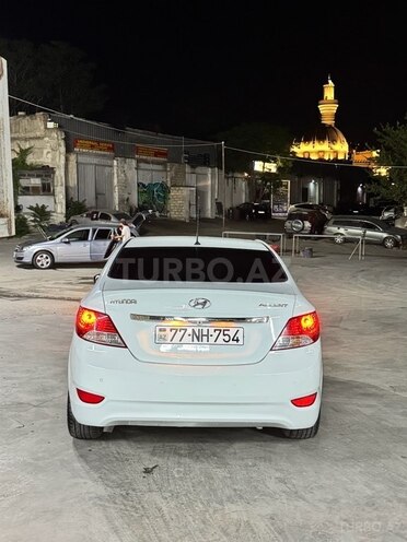 Hyundai Accent 2013, 240,000 km - 1.6 l - Bakı