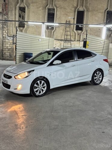 Hyundai Accent 2013, 240,000 km - 1.6 l - Bakı