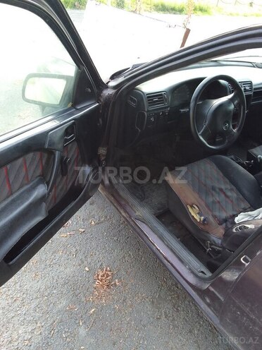 Opel Vectra 1992, 360,000 km - 1.6 l - Zaqatala