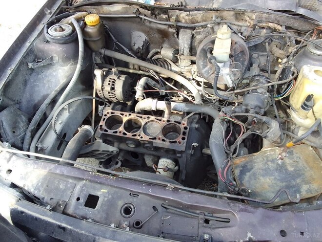 Opel Vectra 1992, 360,000 km - 1.6 l - Zaqatala