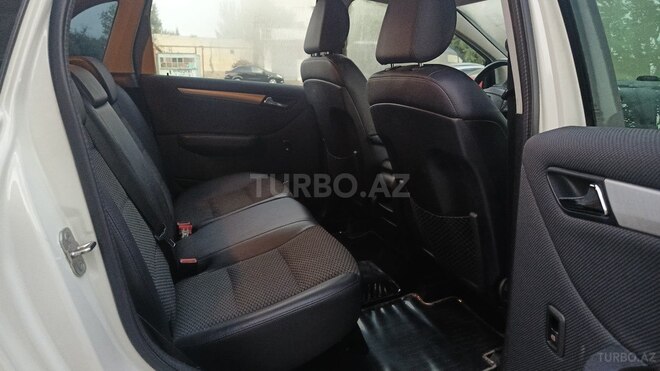 Mercedes B 180 2011, 106,000 km - 1.7 l - Sumqayıt