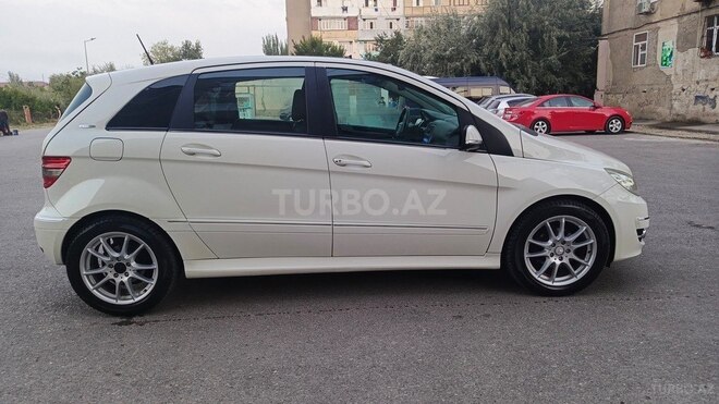 Mercedes B 180 2011, 106,000 km - 1.7 l - Sumqayıt