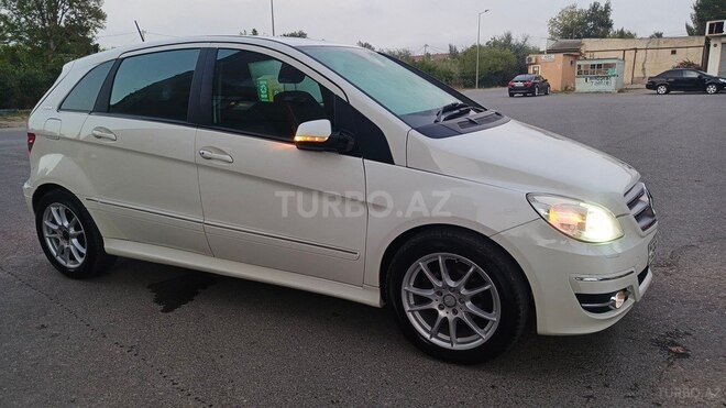 Mercedes B 180 2011, 106,000 km - 1.7 l - Sumqayıt
