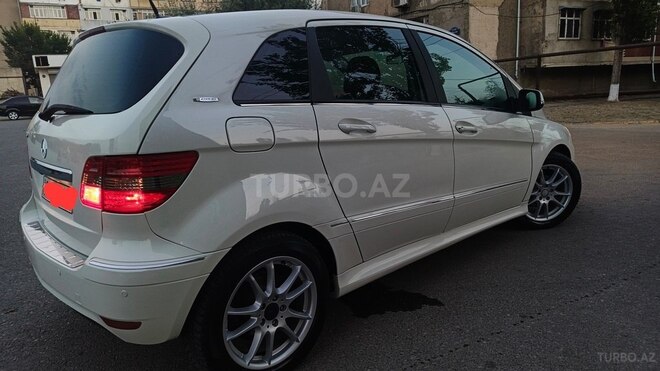 Mercedes B 180 2011, 106,000 km - 1.7 l - Sumqayıt