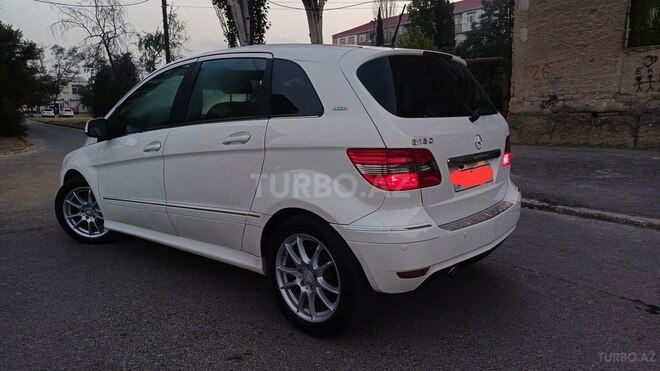 Mercedes B 180 2011, 106,000 km - 1.7 l - Sumqayıt