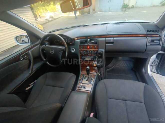 Mercedes E 240 2001, 230,273 km - 2.6 l - Bakı