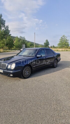 Mercedes E 320 1995, 265,000 km - 3.2 l - Qusar