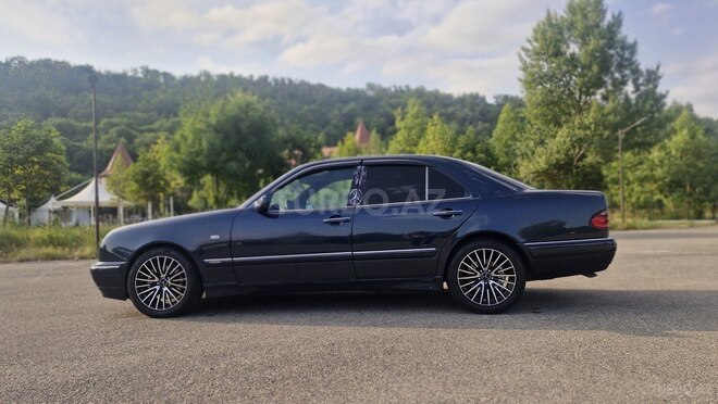 Mercedes E 320 1995, 265,000 km - 3.2 l - Qusar