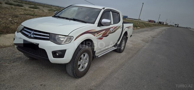 Mitsubishi L200 2014, 300,000 km - 2.5 l - Xaçmaz