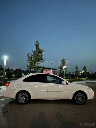 Daewoo Gentra 2013, 295,000 km - 1.5 l - Salyan