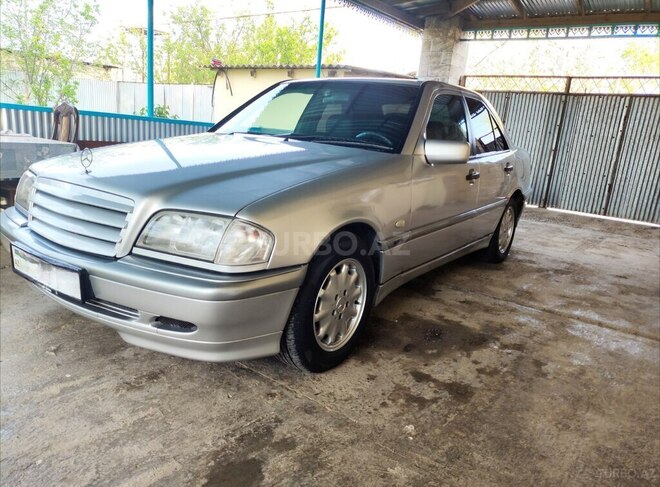 Mercedes C 220 d 2000, 330,000 km - 2.2 l - Biləsuvar