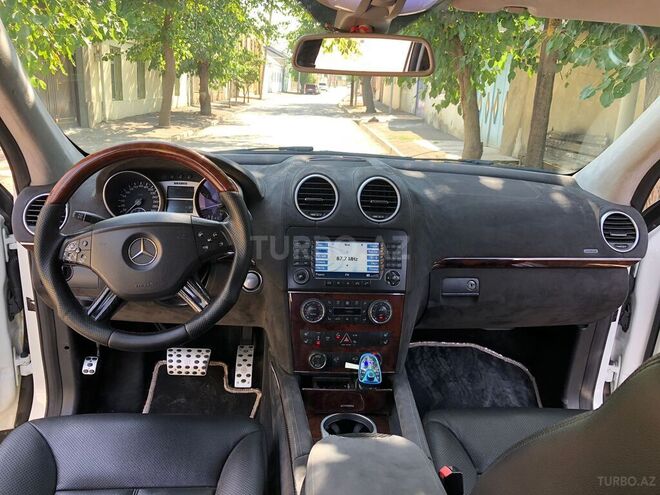 Mercedes  2009, 181,000 km - 6.1 l - Bakı