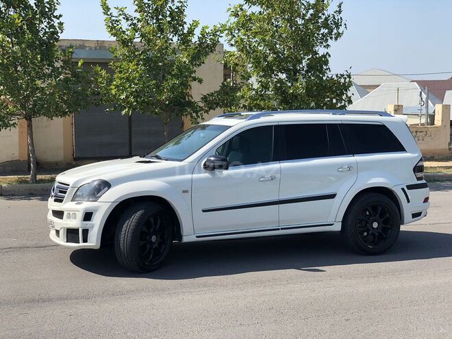 Mercedes  2009, 181,000 km - 6.1 l - Bakı
