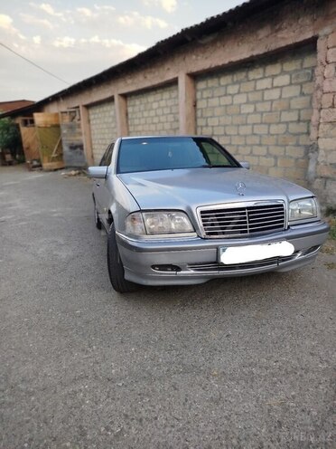 Mercedes C 240 1997, 277,000 km - 2.4 l - Şəki
