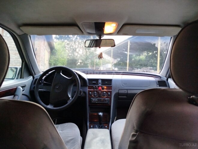 Mercedes C 240 1997, 277,000 km - 2.4 l - Şəki