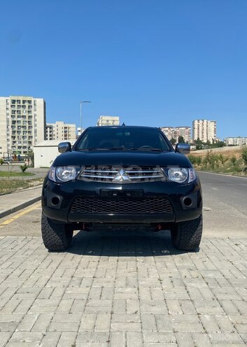 Mitsubishi L200 2010, 225,000 km - 2.5 l - Bakı