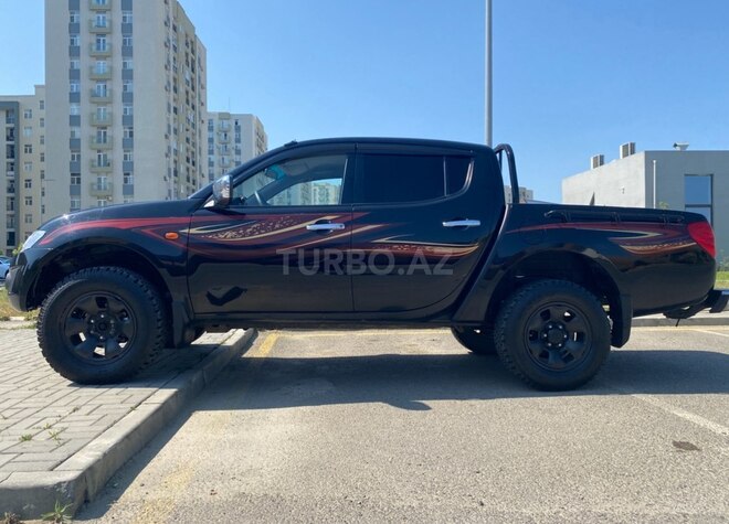 Mitsubishi L200 2010, 225,000 km - 2.5 l - Bakı