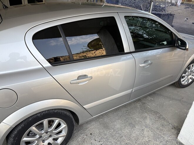 Opel Astra 2006, 207,000 km - 1.4 l - Zaqatala