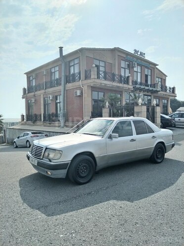Mercedes E 250 1993, 313,114 km - 2.5 л - Lənkəran