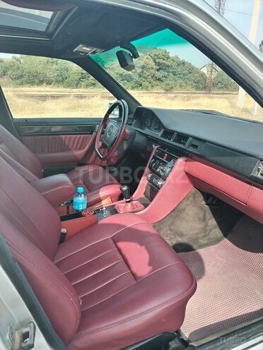 Mercedes E 250 1993, 313,114 km - 2.5 л - Lənkəran