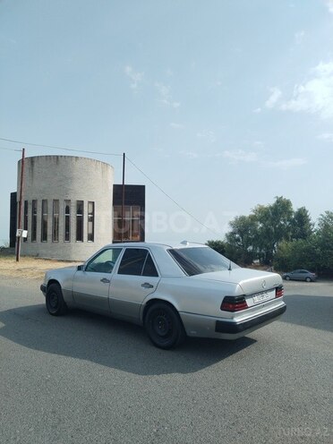 Mercedes E 250 1993, 313,114 km - 2.5 л - Lənkəran