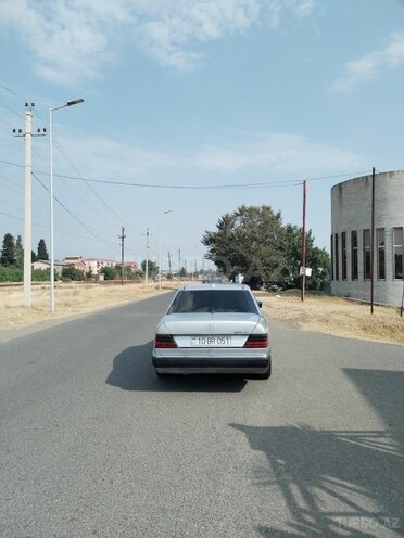 Mercedes E 250 1993, 313,114 km - 2.5 л - Lənkəran