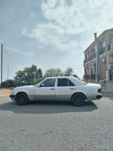 Mercedes E 250 1993, 313,114 km - 2.5 л - Lənkəran
