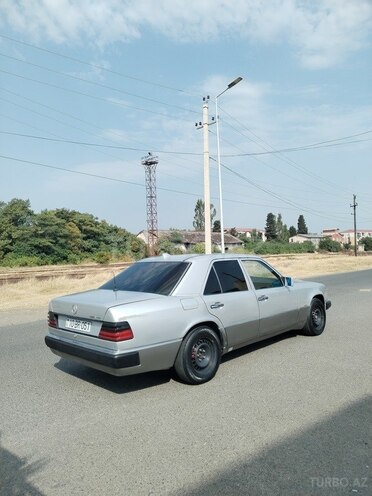 Mercedes E 250 1993, 313,114 km - 2.5 л - Lənkəran