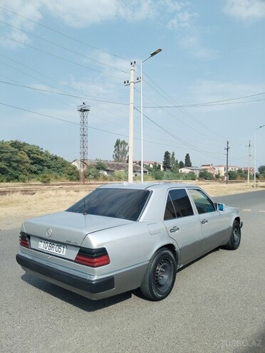 Mercedes E 250 1993, 313,114 km - 2.5 л - Lənkəran