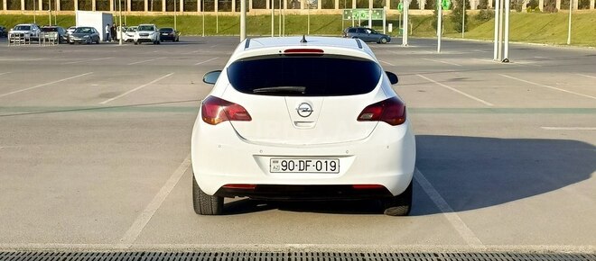 Opel Astra 2012, 179,000 km - 1.6 l - Bakı