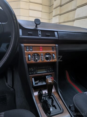 Mercedes E 220 1995, 271,000 km - 2.2 l - Bakı