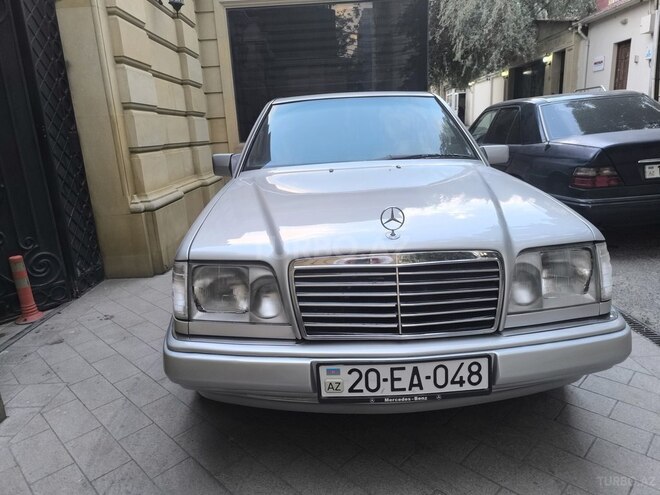Mercedes E 220 1995, 271,000 km - 2.2 l - Bakı