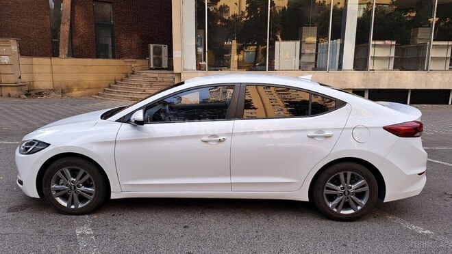 Hyundai Avante 2016, 142,000 km - 1.6 l - Bakı
