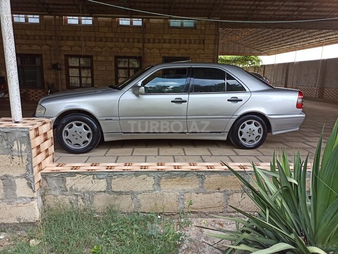 Mercedes C 180 1996, 241,512 km - 1.8 l - Salyan